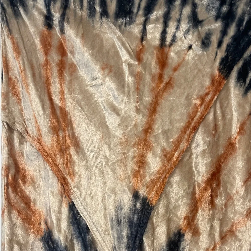 EUC! Free People Tie-Dye Velour MIDI skirt, Size Small - Picture 3 of 5